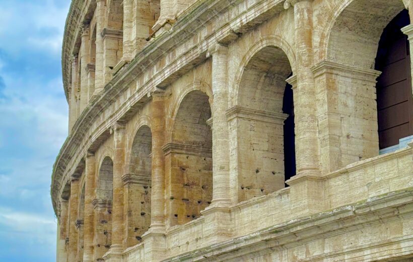 TOUR DINAMICO, Coliseo romano(externamente), Arcos Triunfales y Roma Imperial