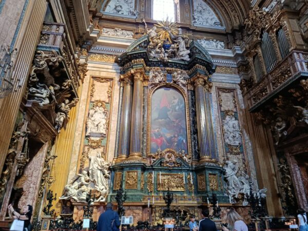 La Iglesia del Jesus, lugar donde reposan los restos de Sant'Ignacio de Loyola, fundador de la compañia de Jesus