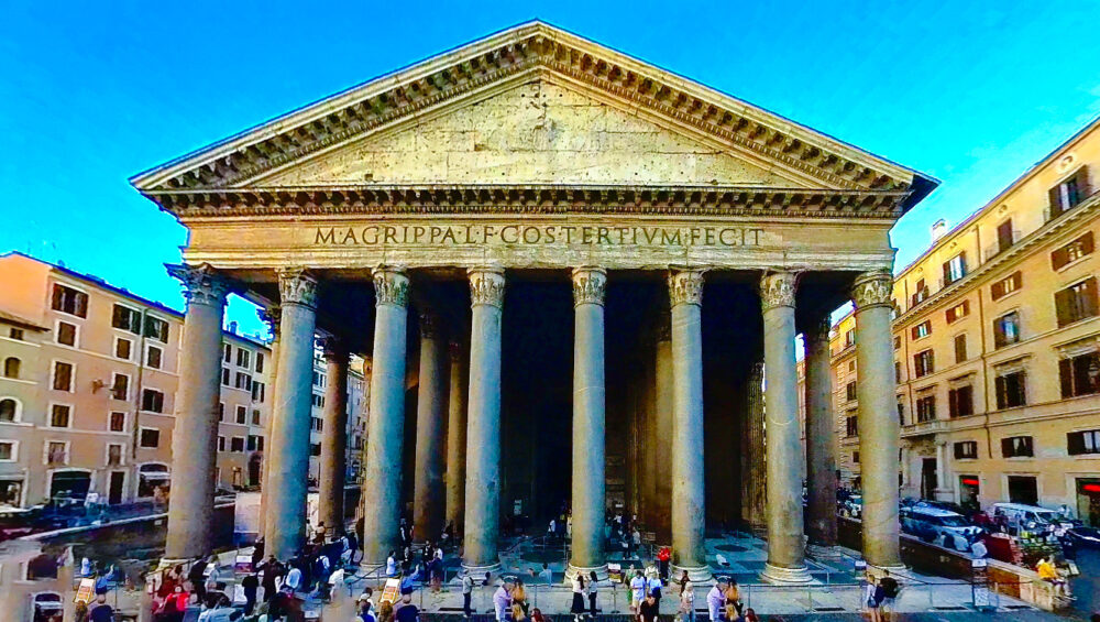 Panteon de Roma, arquitectura romana antigua con su cúpula impresionante, diseñada por Marco Agripa y reconstruida por Marco Aurelio.