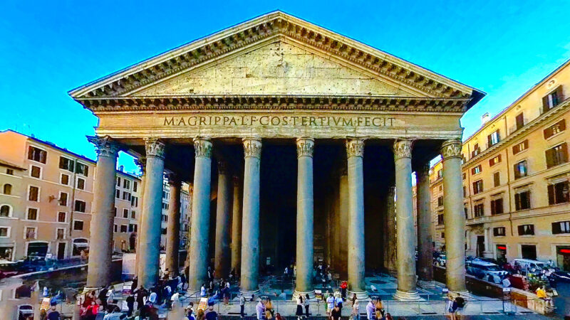 Panteon de Roma, arquitectura romana antigua con su cúpula impresionante, diseñada por Marco Agripa y reconstruida por Marco Aurelio.