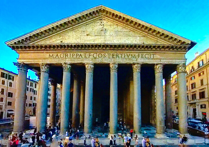 Panteon de Roma, arquitectura romana antigua con su cúpula impresionante, diseñada por Marco Agripa y reconstruida por Marco Aurelio.