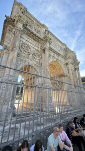 🏛️ Tour por los Foros Imperiales + Entrada gratuita al Coliseo (solo el primer domingo del mes)