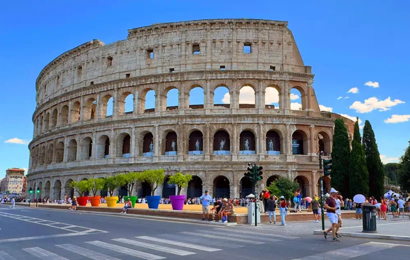 🏛️ Tour por los Foros Imperiales + Entrada gratuita al Coliseo (solo el primer domingo del mes)
