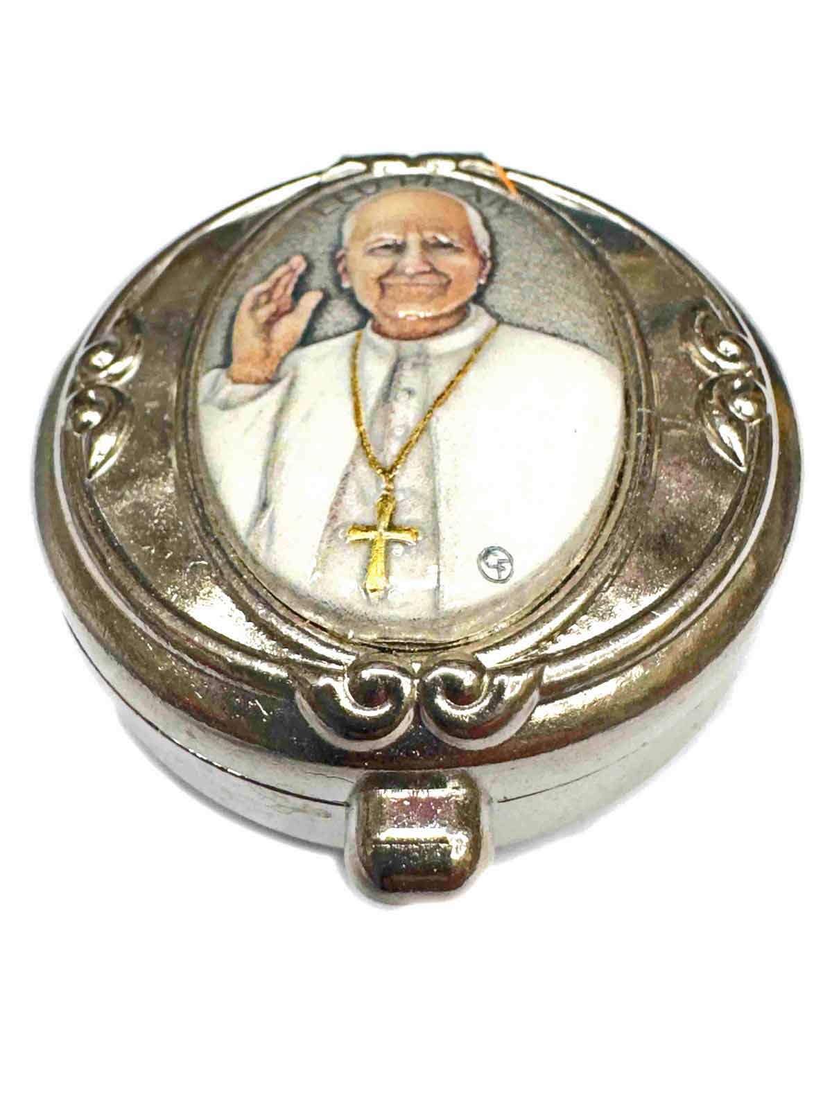 Rosario Plateado con Crucifijo y Medalla en Estuche Metálico – Devoción y Protección Católica - Imagen 10